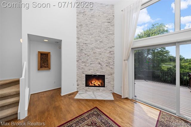 4860 Lagoons Circle, West Bloomfield, MI 48323