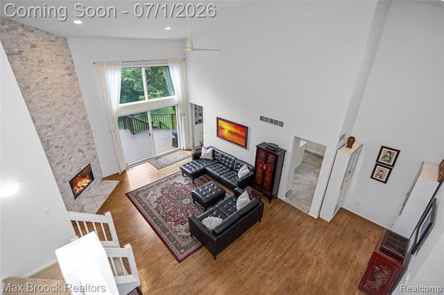 4860 Lagoons Circle, West Bloomfield, MI 48323