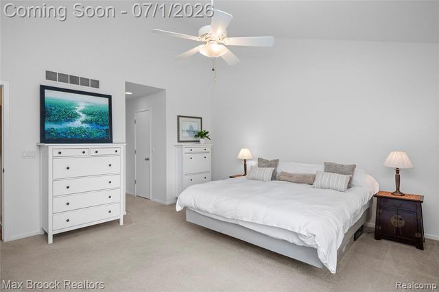 4860 Lagoons Circle, West Bloomfield, MI 48323