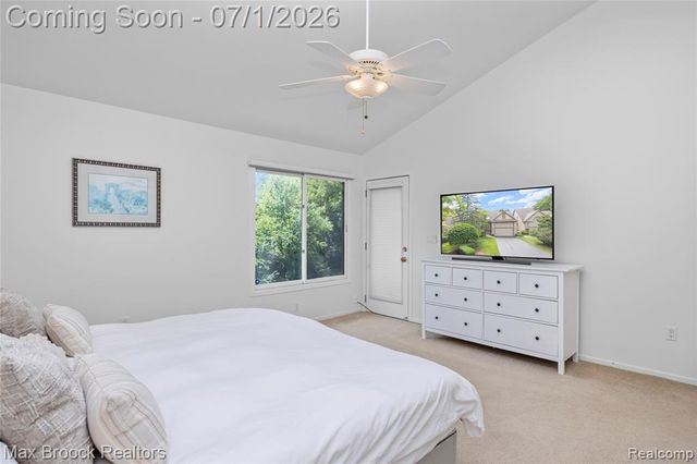 4860 Lagoons Circle, West Bloomfield, MI 48323