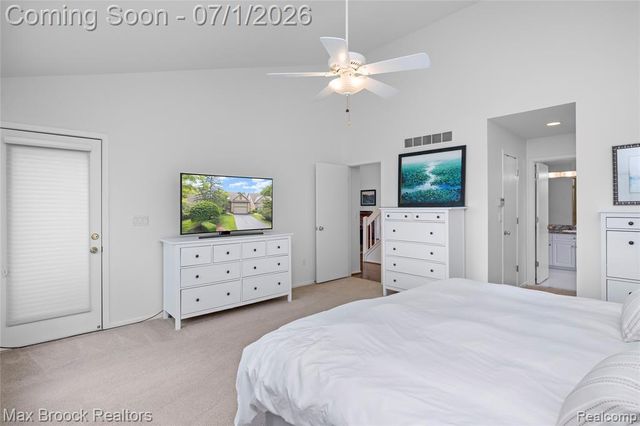 4860 Lagoons Circle, West Bloomfield, MI 48323