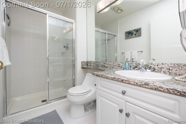 4860 Lagoons Circle, West Bloomfield, MI 48323