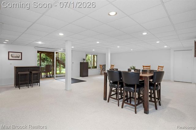 4860 Lagoons Circle, West Bloomfield, MI 48323