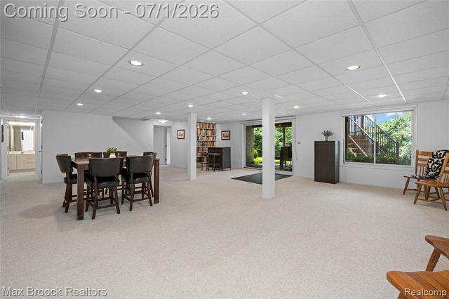 4860 Lagoons Circle, West Bloomfield, MI 48323
