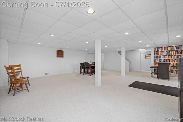 4860 Lagoons Circle, West Bloomfield, MI 48323