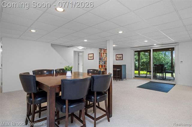 4860 Lagoons Circle, West Bloomfield, MI 48323