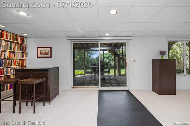 4860 Lagoons Circle, West Bloomfield, MI 48323