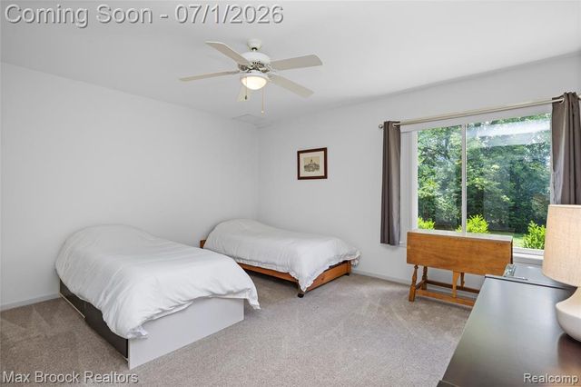 4860 Lagoons Circle, West Bloomfield, MI 48323