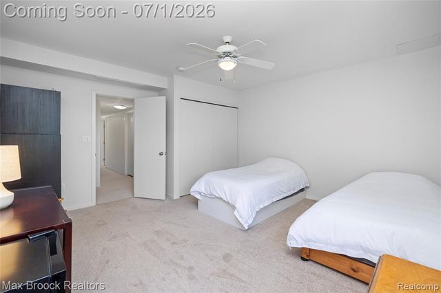 4860 Lagoons Circle, West Bloomfield, MI 48323