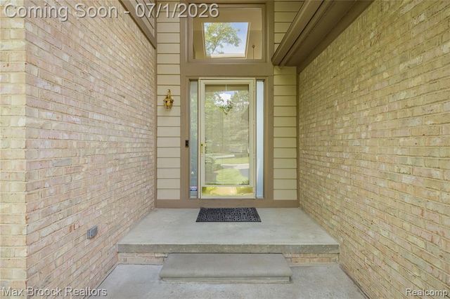 4860 Lagoons Circle, West Bloomfield, MI 48323