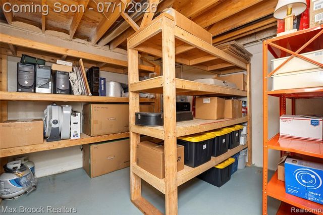 4860 Lagoons Circle, West Bloomfield, MI 48323