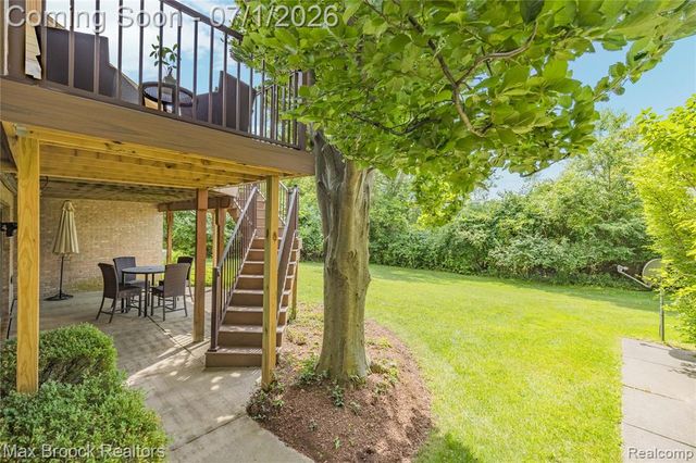 4860 Lagoons Circle, West Bloomfield, MI 48323