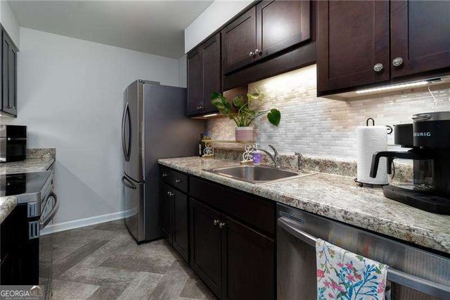 1166 Booth Road SW 402, Marietta, GA 30008