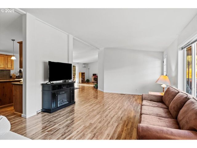 23998 HIGHWAY 20, Philomath, OR 97370