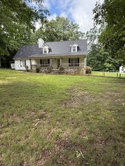 8770 Harrison Ferry Rd, Mcminnville, TN 37110