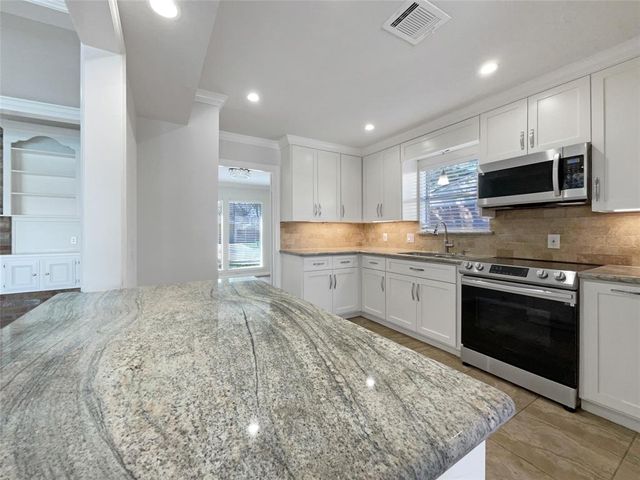 1011 Kempsford Drive, Katy, TX 77450