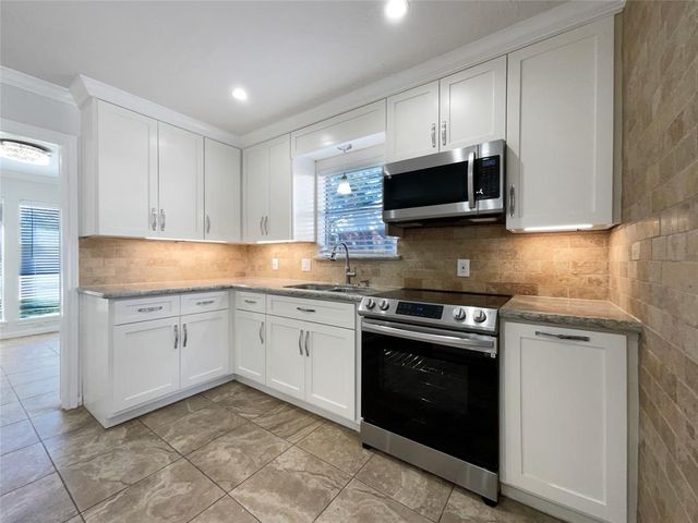 1011 Kempsford Drive, Katy, TX 77450