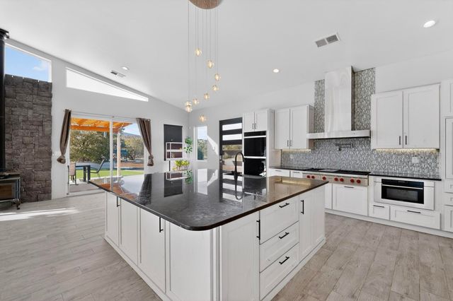 101 Pine Ridge Road, Sandia Park, NM 87047