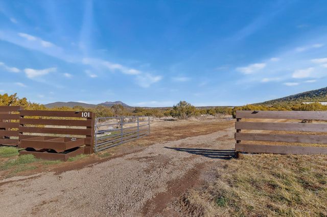 101 Pine Ridge Road, Sandia Park, NM 87047