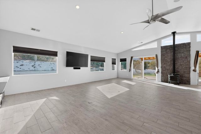 101 Pine Ridge Road, Sandia Park, NM 87047