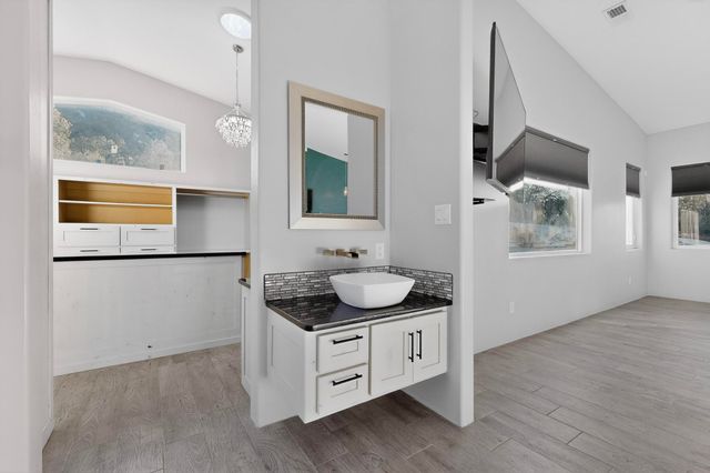 101 Pine Ridge Road, Sandia Park, NM 87047