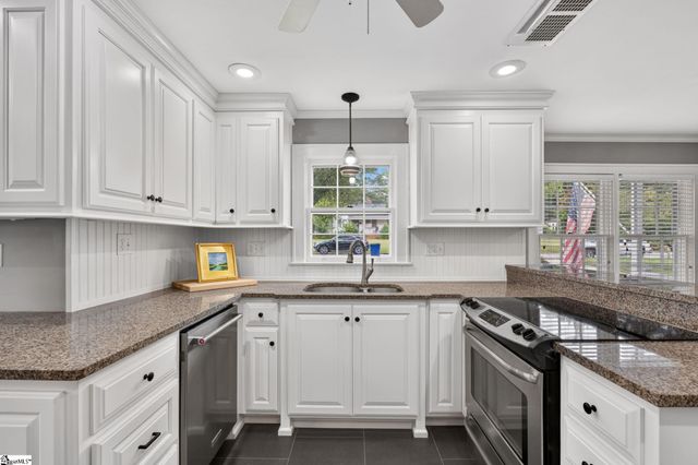205 Carolina Avenue, Greenville, SC 29607
