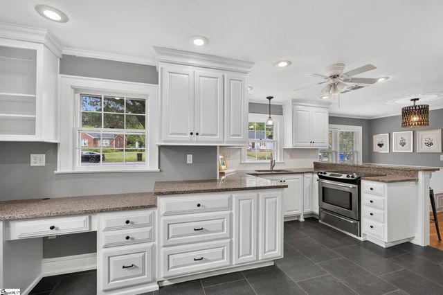 205 Carolina Avenue, Greenville, SC 29607