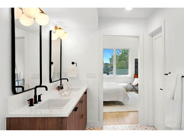 2660 S Acoma St, Denver, CO 80223