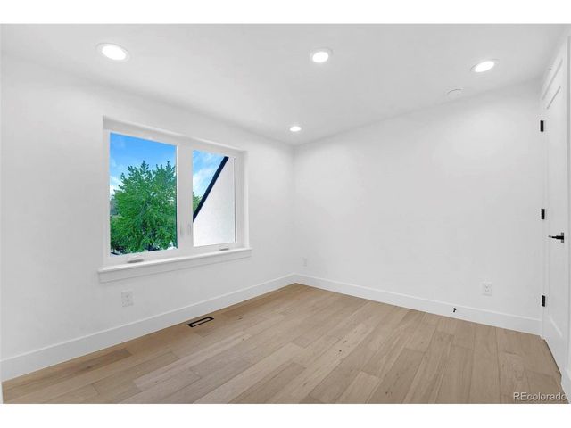 2660 S Acoma St, Denver, CO 80223