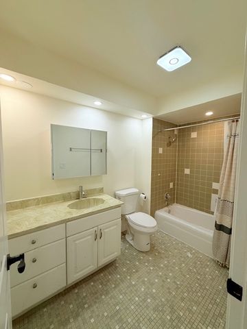 833 W Heritage Drive 1, Addison, IL 60101