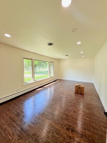 833 W Heritage Drive 1, Addison, IL 60101