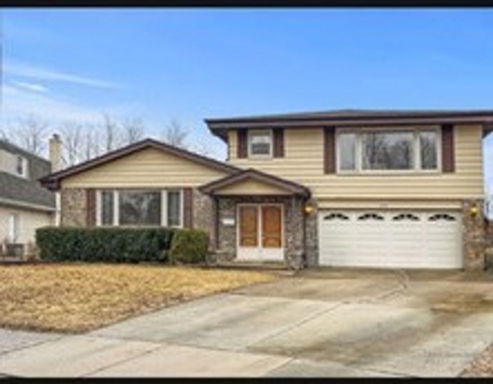 833 W Heritage Drive 1, Addison, IL 60101