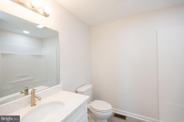 107 RAILROAD AVE, East New Market, MD 21631