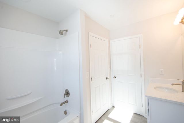 107 RAILROAD AVE, East New Market, MD 21631