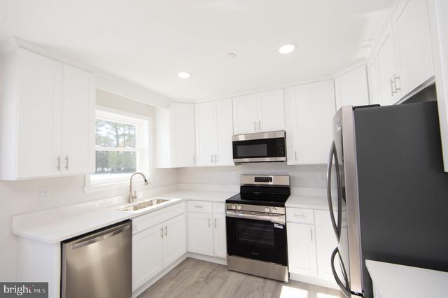 107 RAILROAD AVE, East New Market, MD 21631