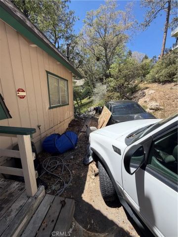 28800 Zion Drive, Lake Arrowhead, CA 92352