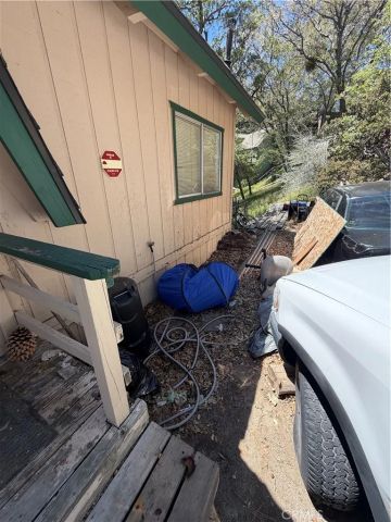 28800 Zion Drive, Lake Arrowhead, CA 92352