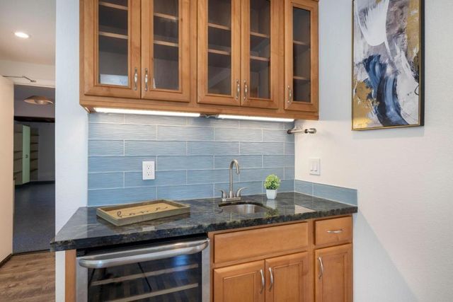 290 Billingsgate Lane, Foster City, CA 94404