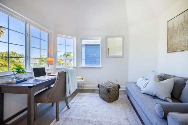 290 Billingsgate Lane, Foster City, CA 94404