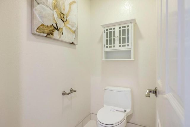 290 Billingsgate Lane, Foster City, CA 94404