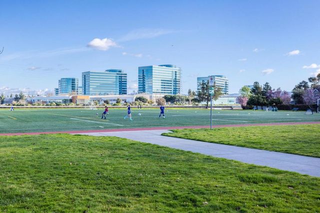 290 Billingsgate Lane, Foster City, CA 94404