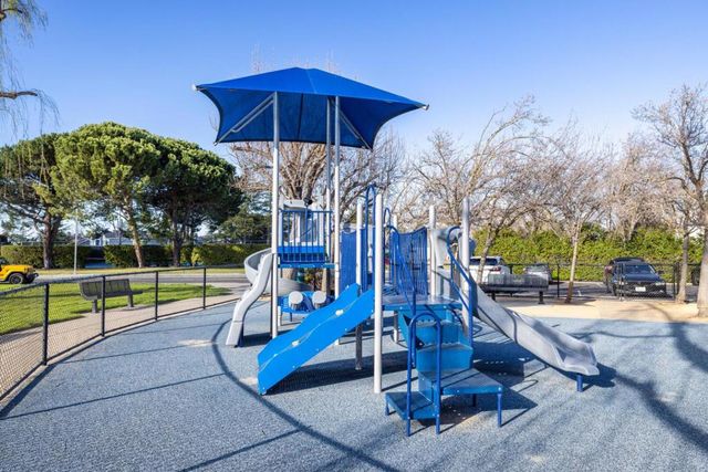 290 Billingsgate Lane, Foster City, CA 94404