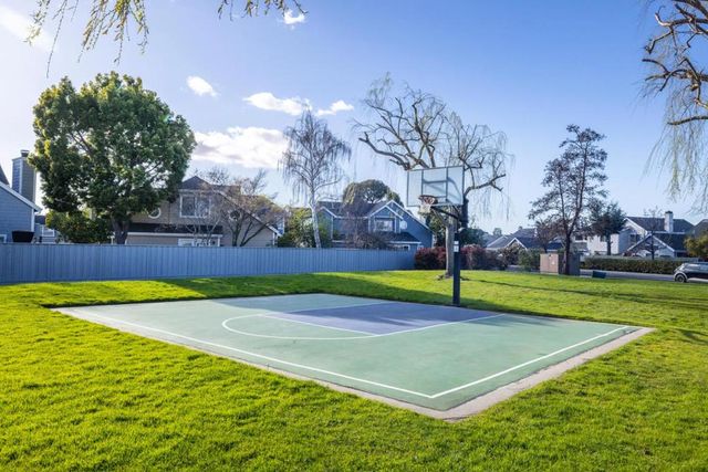 290 Billingsgate Lane, Foster City, CA 94404