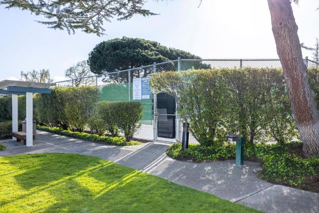 290 Billingsgate Lane, Foster City, CA 94404