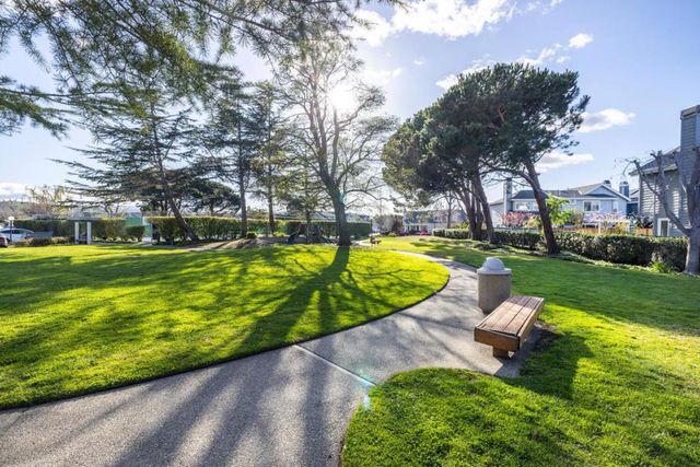 290 Billingsgate Lane, Foster City, CA 94404