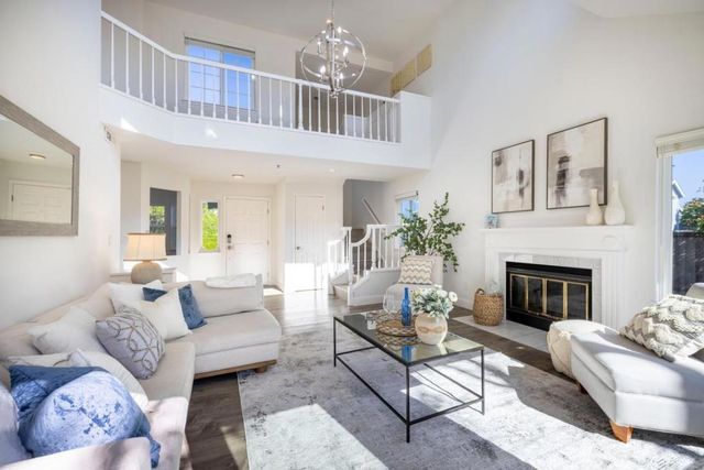 290 Billingsgate Lane, Foster City, CA 94404