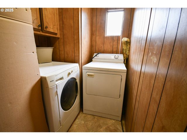 214 THOMPSON Rd, Riddle, OR 97469