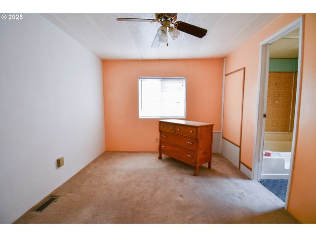 214 THOMPSON Rd, Riddle, OR 97469