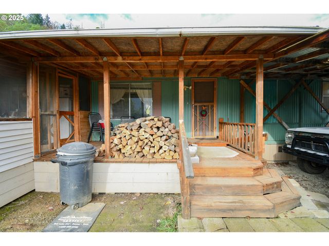 214 THOMPSON Rd, Riddle, OR 97469