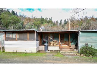 214 THOMPSON Rd, Riddle, OR 97469